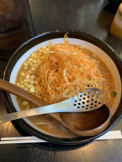 絶対やみつきになる赤ネギ味噌ラーメンです